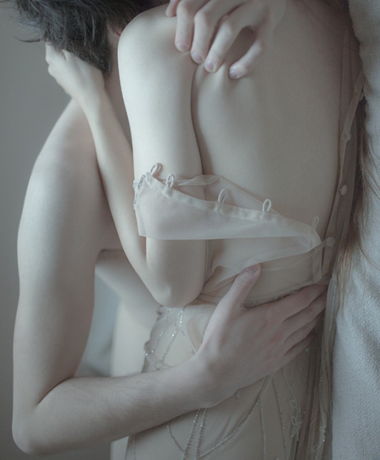 Laura Makabresku：少女与鹅