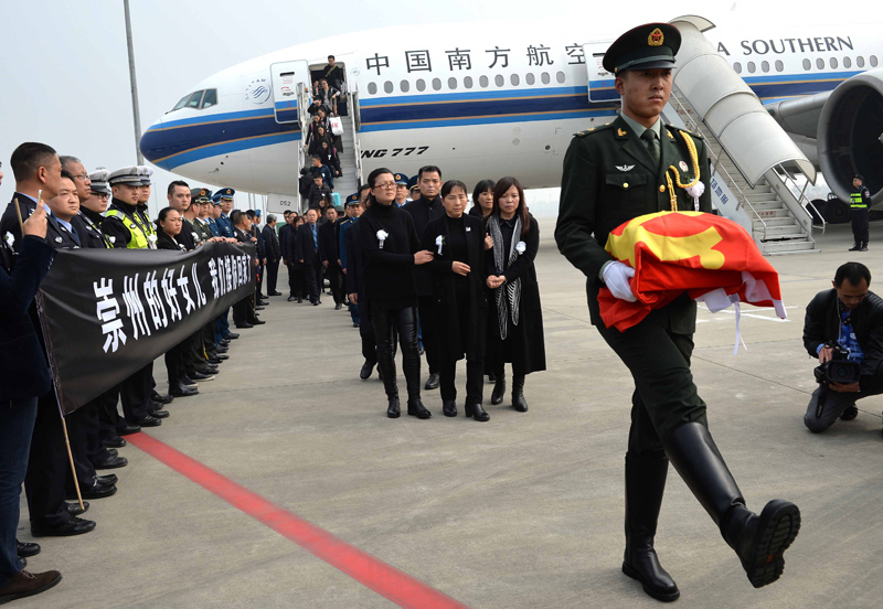 沈玲：余旭，让沈阿姨用镜头为你送行