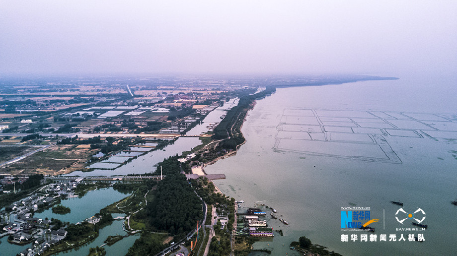 航拍洪泽湖大堤 千年古堰“水上长城”