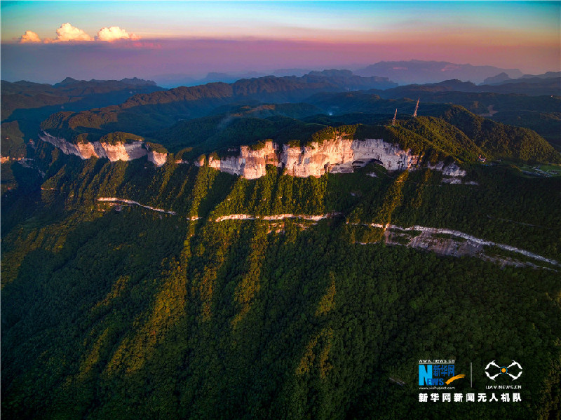 【“飞阅”中国】航拍金佛山：朝霞对夕阳 浓雾对晴川