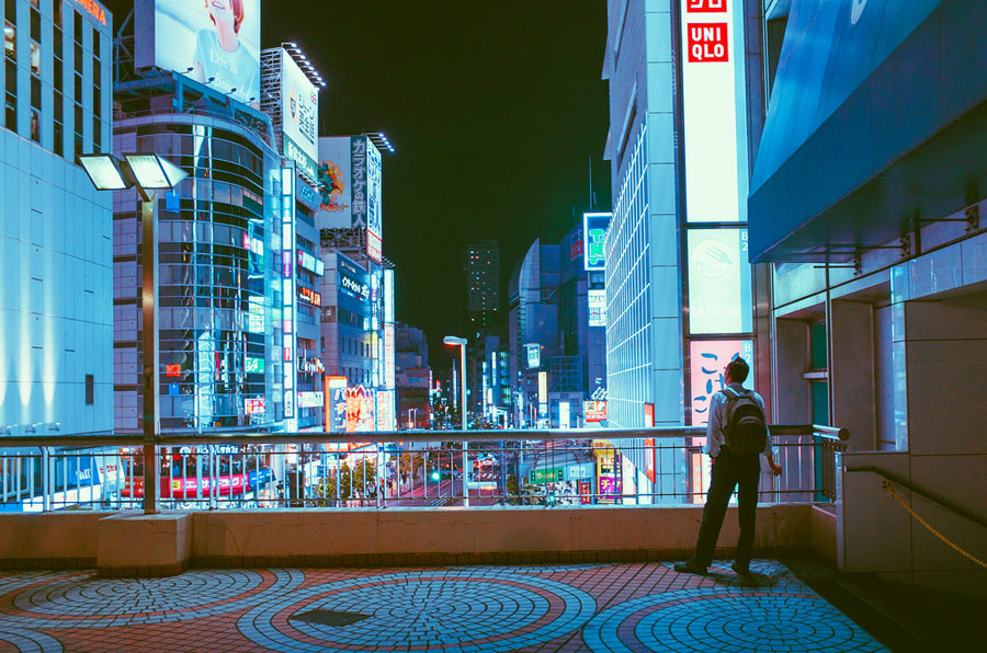 记录日本一年四季的烂漫夜色 安静中的浮华岁月