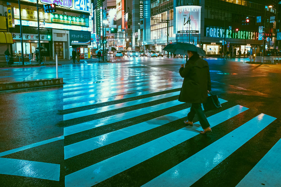 记录日本一年四季的烂漫夜色 安静中的浮华岁月