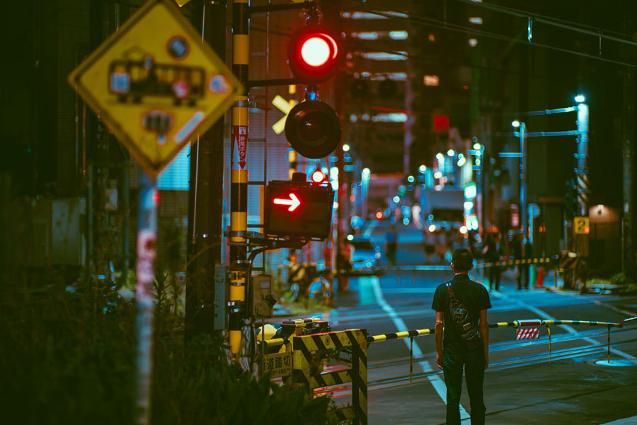 记录日本一年四季的烂漫夜色 安静中的浮华岁月