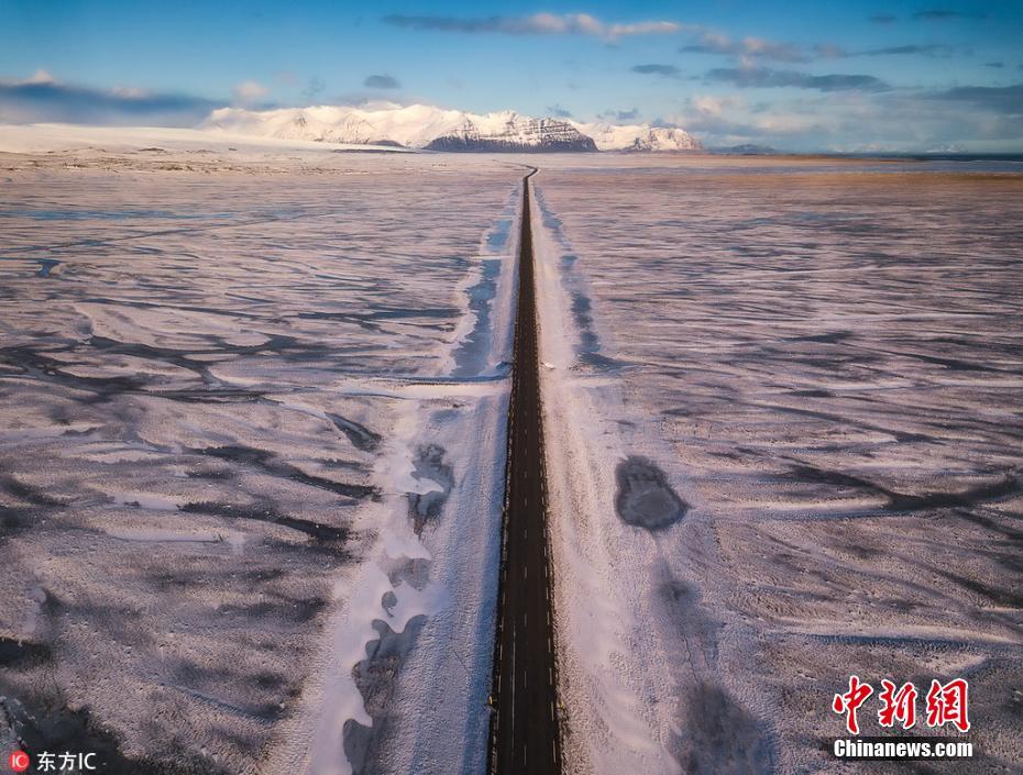 摄影师拍摄冰岛无人之地 展现冰雪魅力