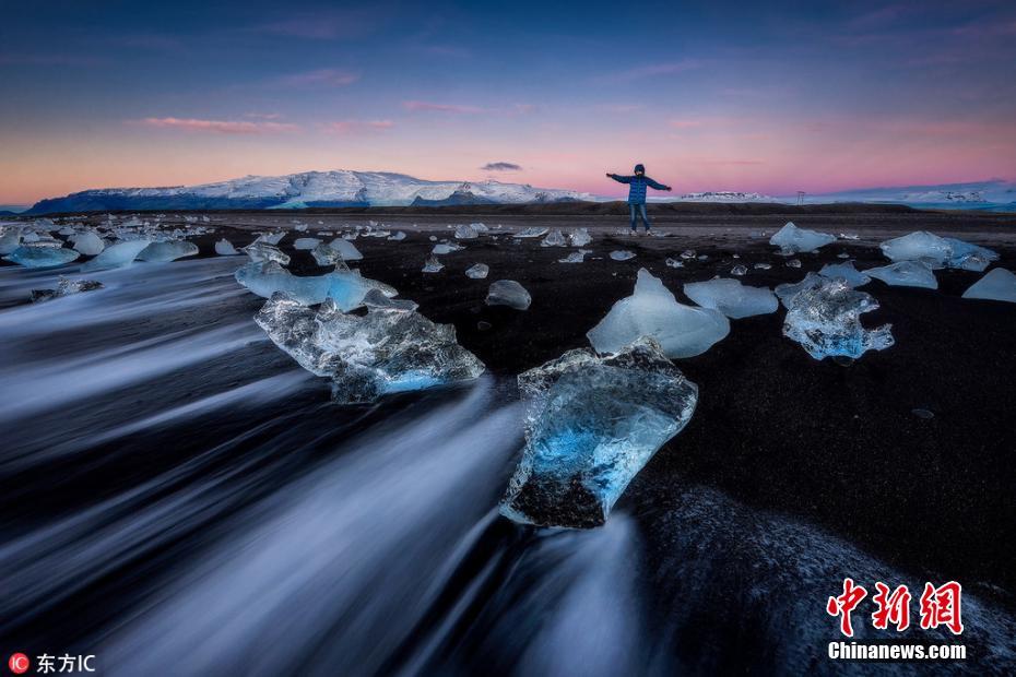 摄影师拍摄冰岛无人之地 展现冰雪魅力