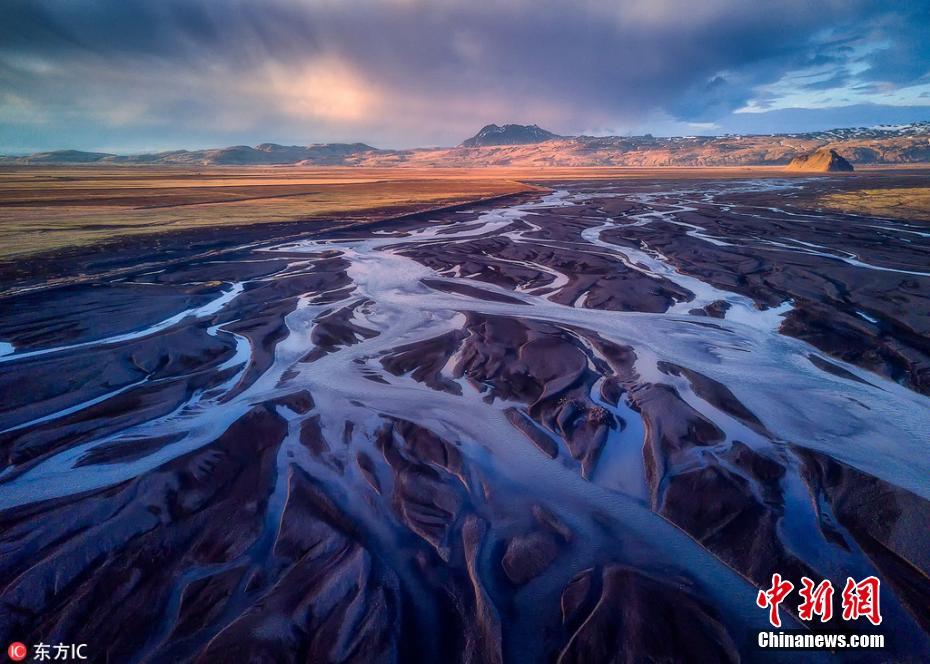 摄影师拍摄冰岛无人之地 展现冰雪魅力