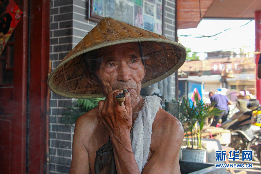 千年古镇的茶味人生