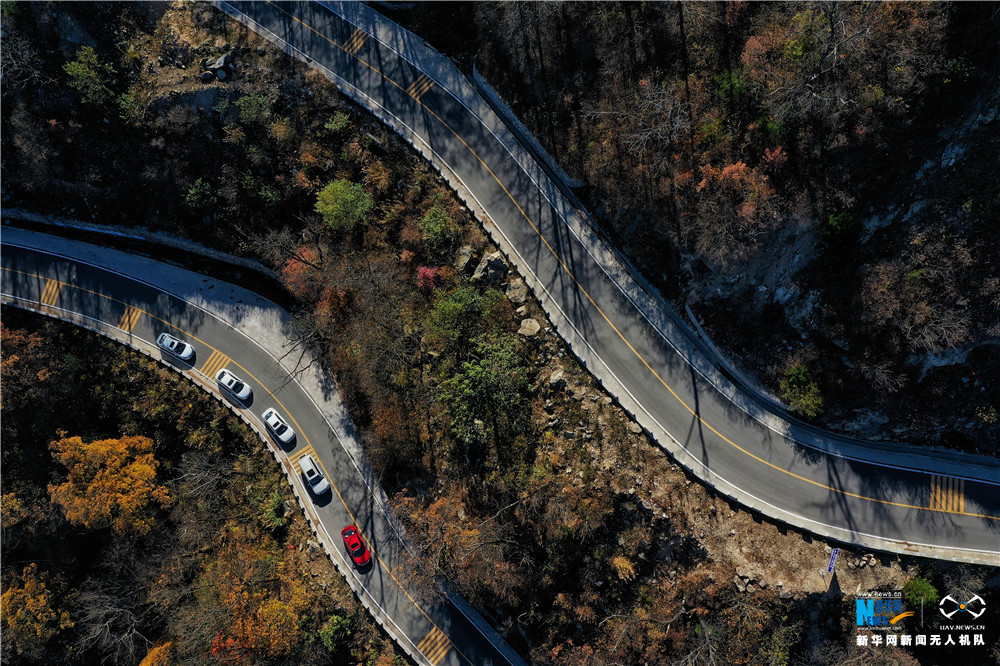 航拍：大别山马丁公路