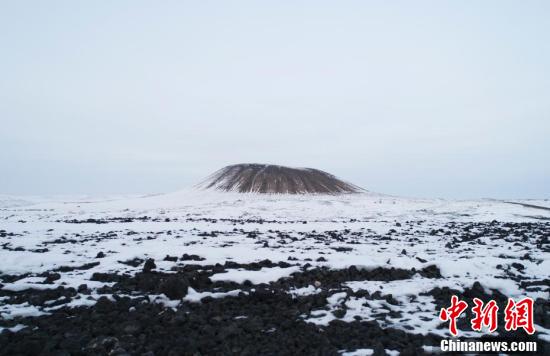 航拍内蒙古乌兰察布冰雪火山