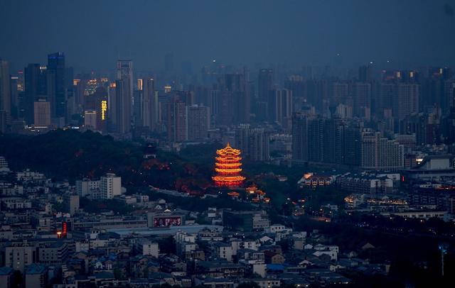 战疫“不夜天” 武汉夜景美