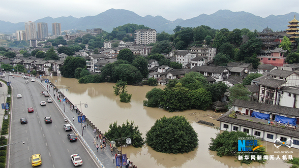 直击长江五号洪水过境重庆主城 多处水位超保