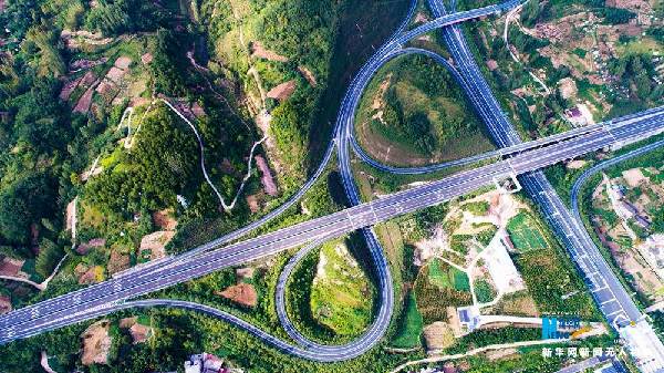 沿着高速看中国｜十房高速：千里房陵“小康路”