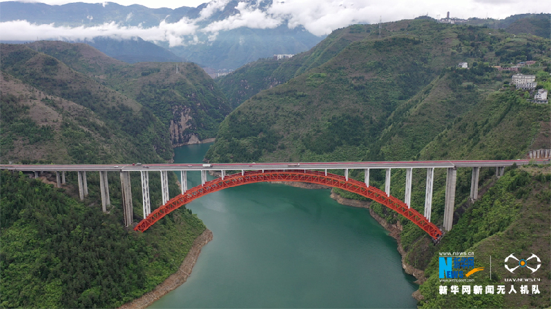 沿着高速看中国|瞰三峡库区绿色蝶变