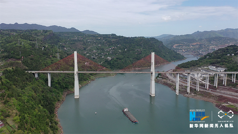 沿着高速看中国|瞰三峡库区绿色蝶变