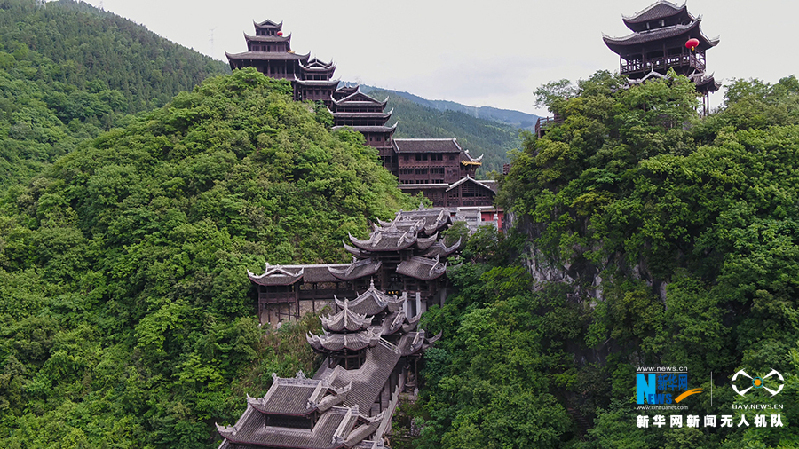 沿着高速看中国｜重庆：锦绣巴渝 天上人间