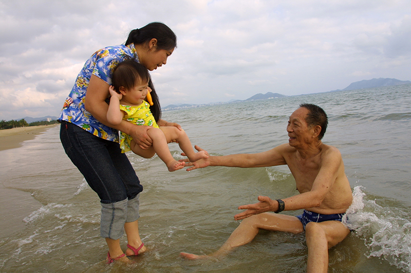 怀念“孩子王”袁隆平