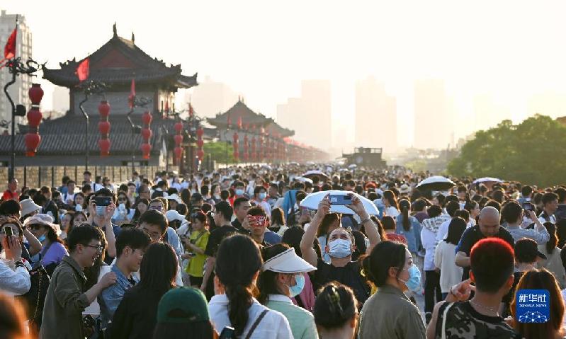 西安城墙景区“五一”旅游火热