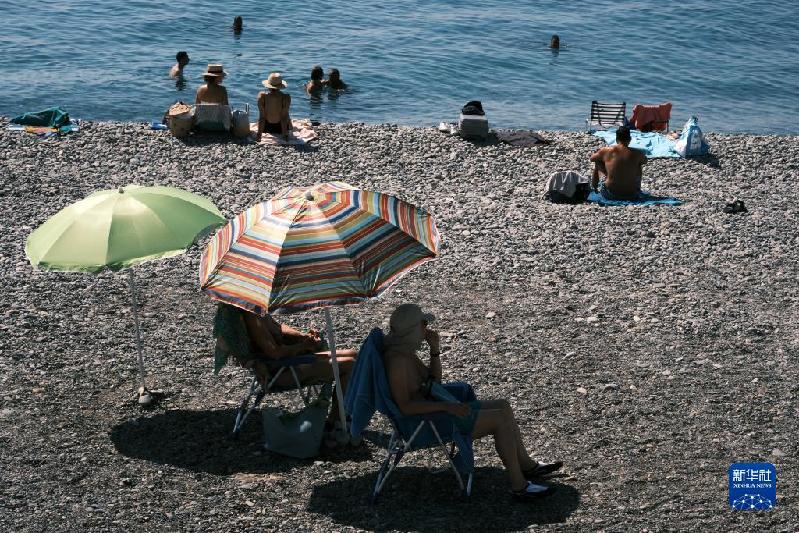 法国遭遇夏末酷热天气