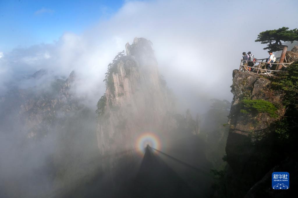 美丽中国｜安徽黄山：奇峰云海