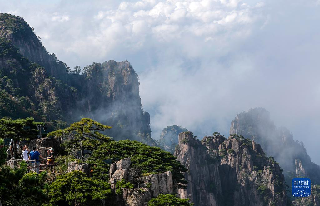 美丽中国｜安徽黄山：奇峰云海