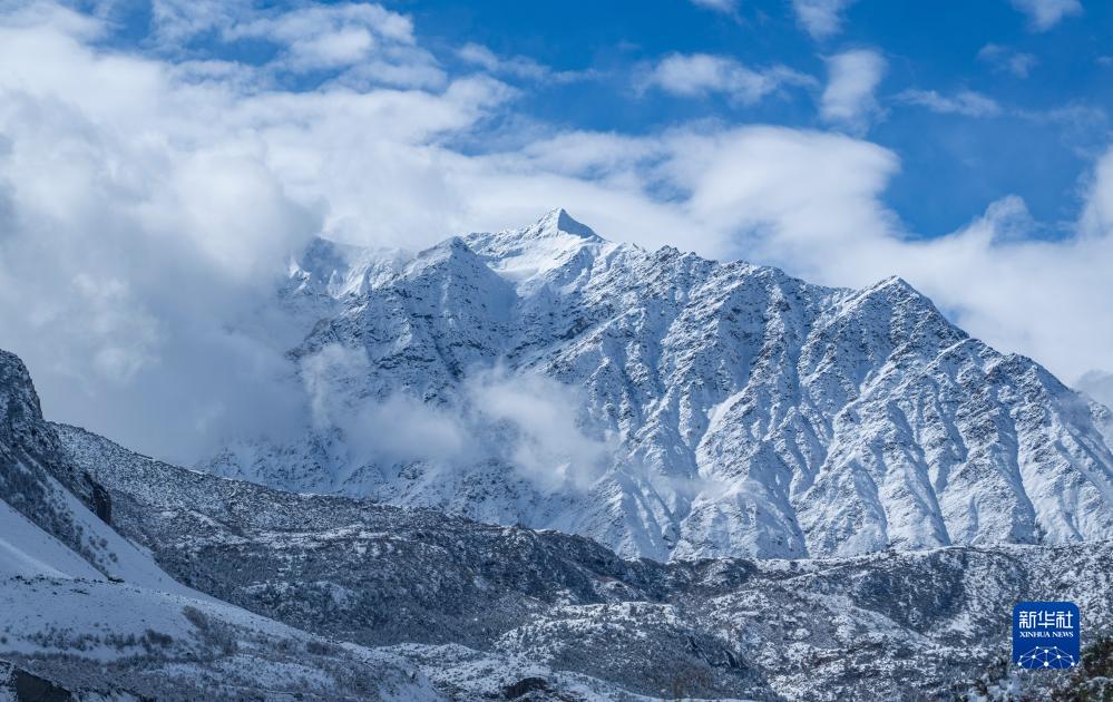 西藏：冰雪边坝 美景如画
