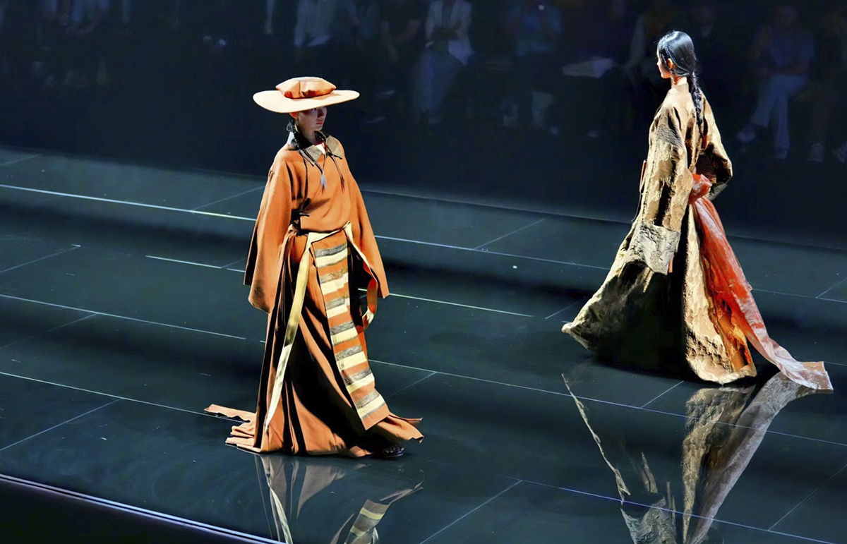 北京时装周：光影与艺术交融的盛宴