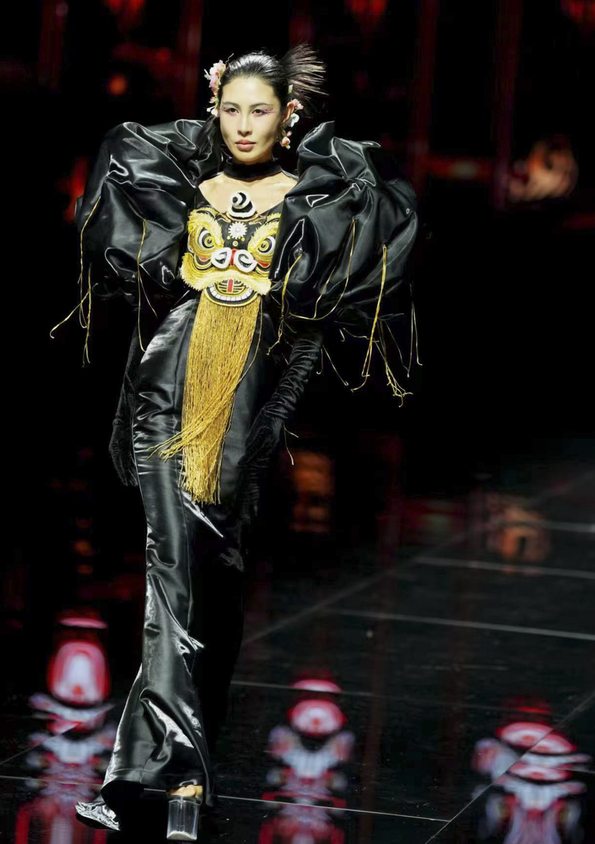 北京时装周：光影与艺术交融的盛宴