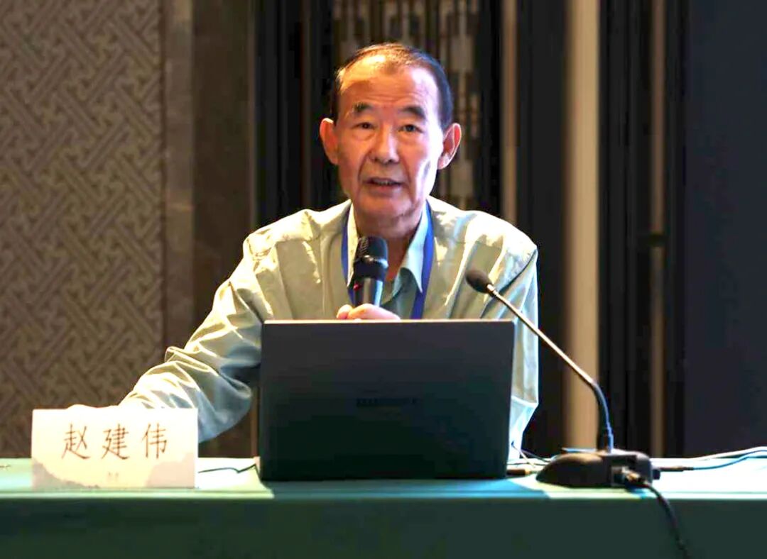 用“理论强基+案例研讨+实践淬炼”强“四力”