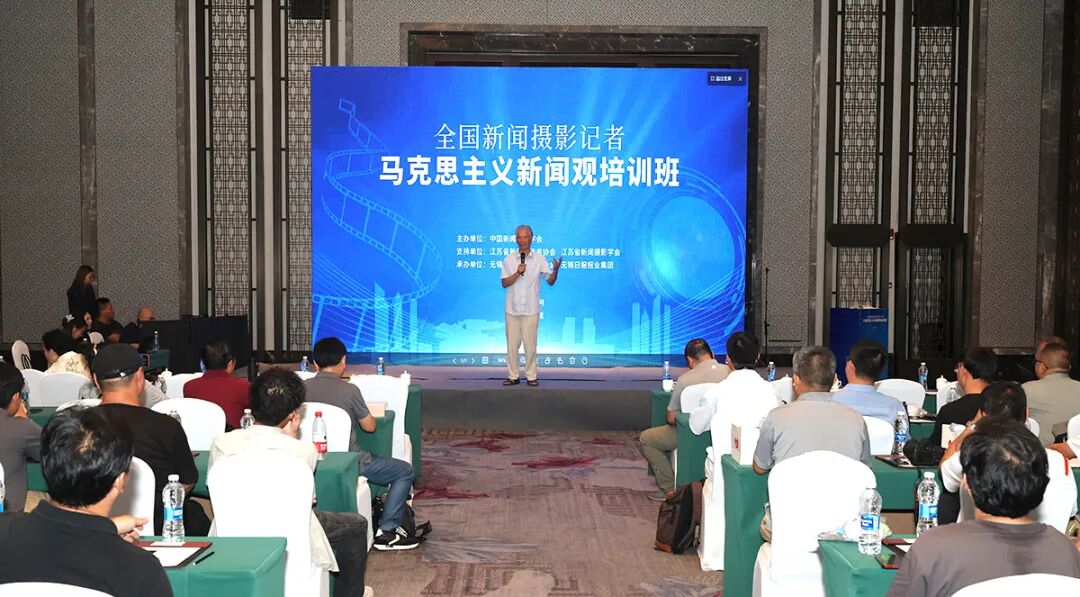 用“理论强基+案例研讨+实践淬炼”强“四力”