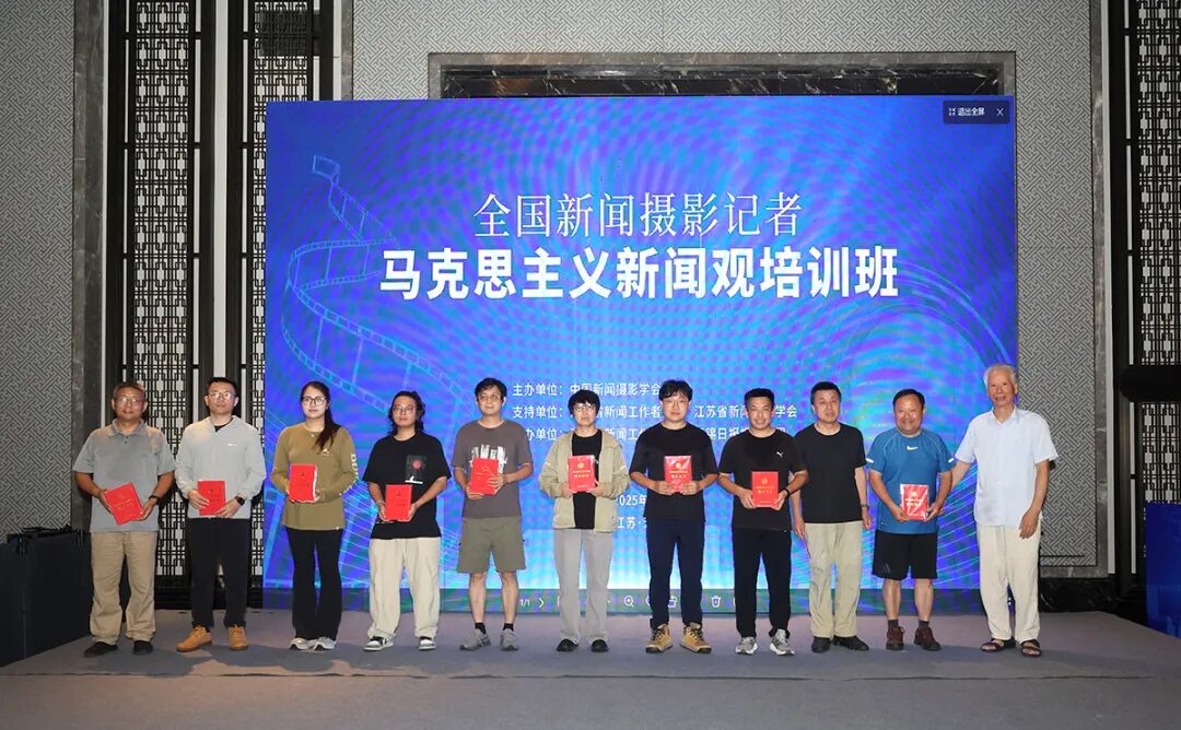 用“理论强基+案例研讨+实践淬炼”强“四力”