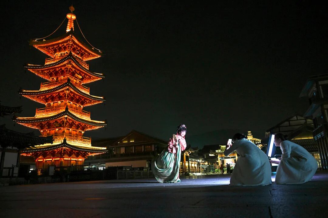 用“理论强基+案例研讨+实践淬炼”强“四力”