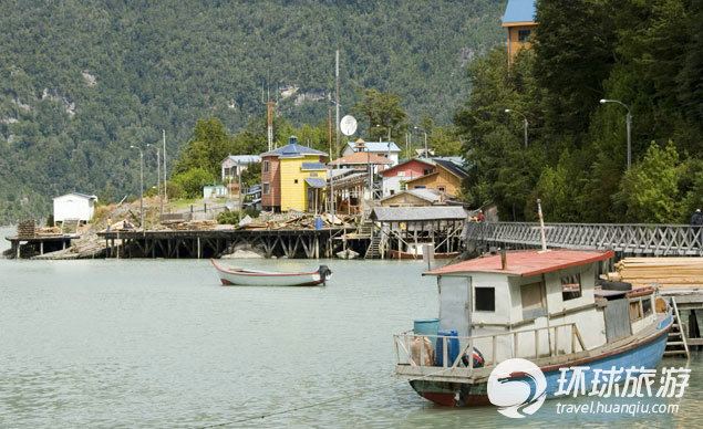 Caleta Tortel是智利的威尼斯，不同的是，这里有建在高跷上的房屋和木质通道。